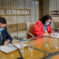 Junta y diputaciones firman un convenio para luchar contra la despoblación