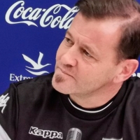 El entrenador del Extremadura UD da positivo en coronavirus