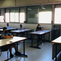 Alumnos de institutos exigen a la Junta permitir que los profesores retransmitan sus clases