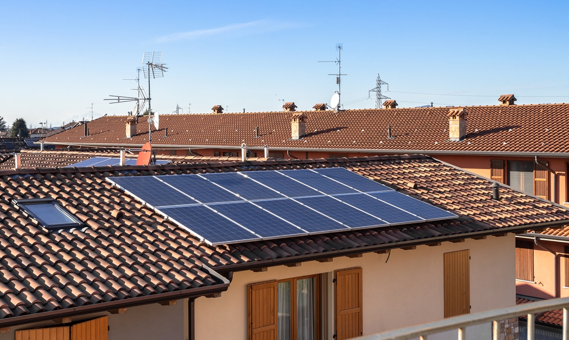Cáceres favorece la instalación de placas fotovoltaicas en viviendas destinadas al autoconsumo