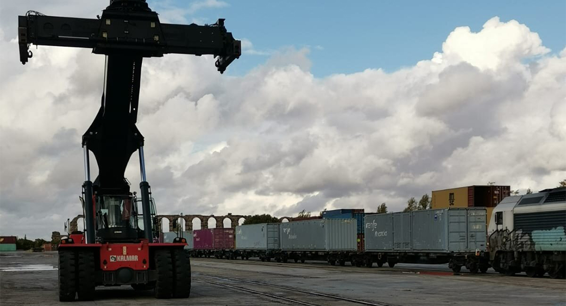 Preocupación por la &quot;destrucción de empleo&quot; en las terminales ferroviarias de Badajoz y Mérida