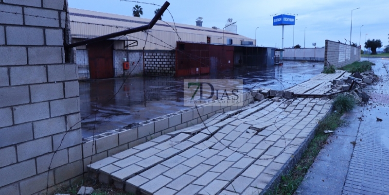 La tormenta deja numerosos destrozos en Badajoz y Gévora