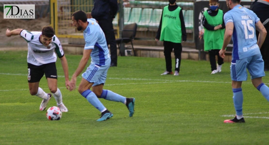 El CD. Badajoz pierde su condición de invicto ante la AD. Mérida