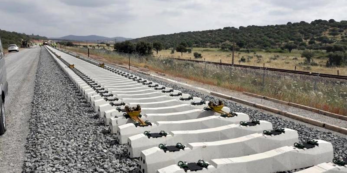 Adjudican la electrificación de otros 103 kilómetros de la Alta Velocidad Madrid-Extremadura