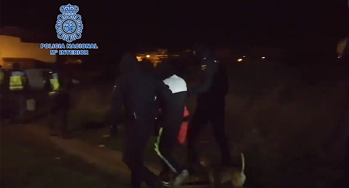 Se pasea por la calle con un machete al grito de &quot;Allahu Akbar, os voy a matar a todos&quot;