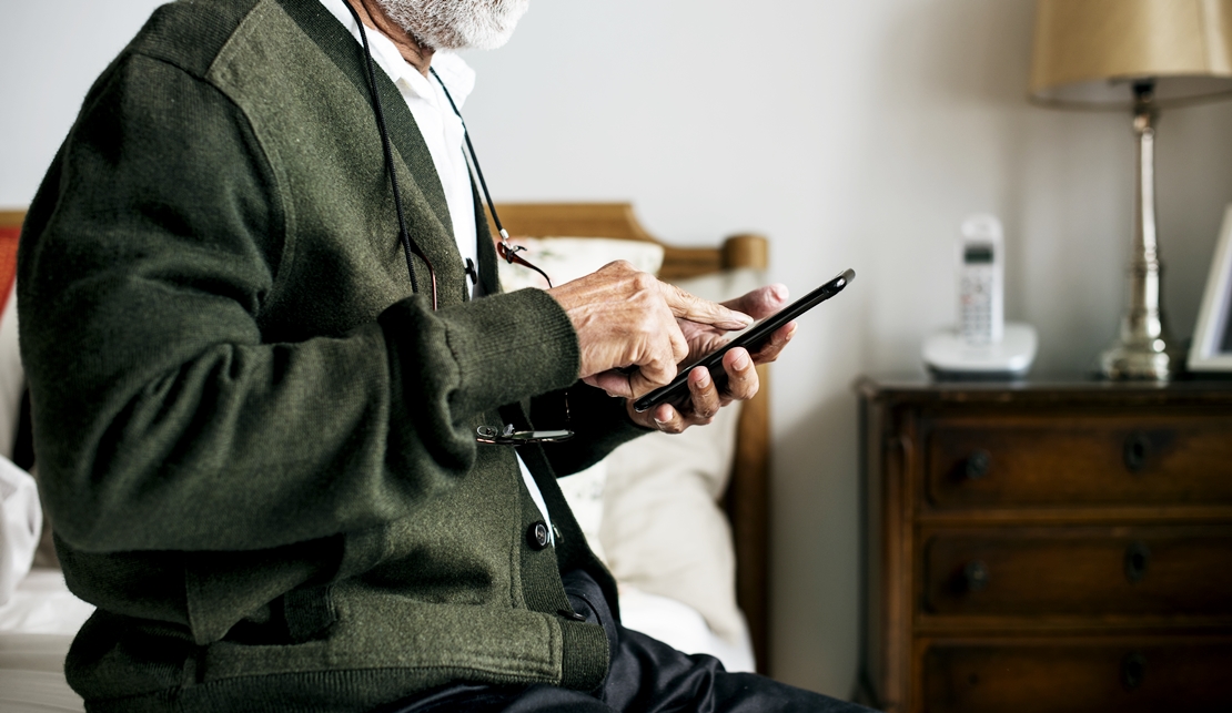 Alertan de una estafa a ancianos extremeños prometiendo vacunarlos para entrar en sus casas