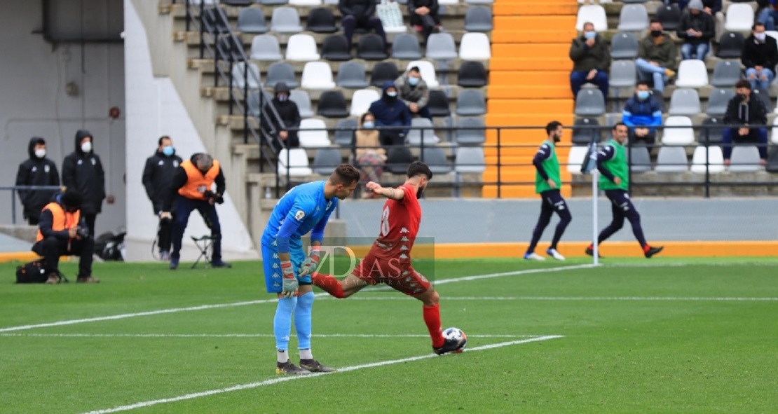 El CD. Badajoz suma otros 3 puntos ante un duro rival