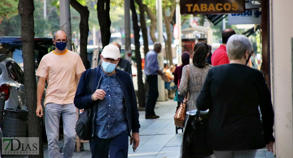 &quot;El efecto fin de semana&quot; hace caer los positivos diarios y Extremadura registra 2 fallecidos más