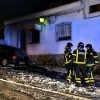 Los Bomberos sofocan el incendio de un coche en Alburquerque