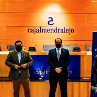 Cajalmendralejo firma un convenio con Cruz Roja en apoyo a colectivos necesitados de Extremadura