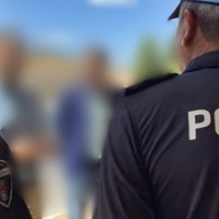 Un policía fuera de servicio permite la detención de un hombre en Cáceres