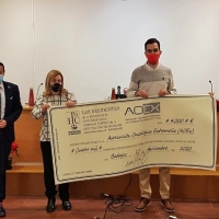 Los estudiantes de la Residencia Hernán Cortés recaudan 4.000 euros para la AOEx