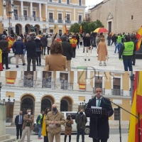 VOX se concentra en Badajoz en defensa de la Constitución