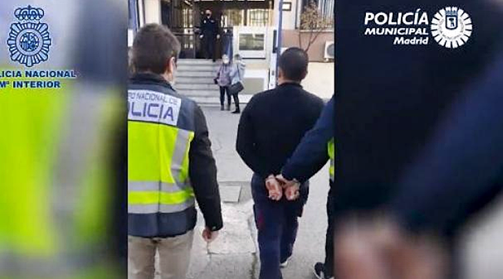 Detenido por atropellar a un agente cuando iba a ser identificado