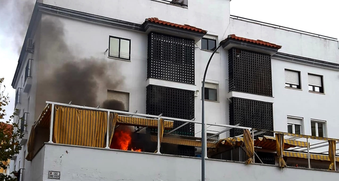 Una mujer pierde la vida en un incendio de vivienda en Mérida