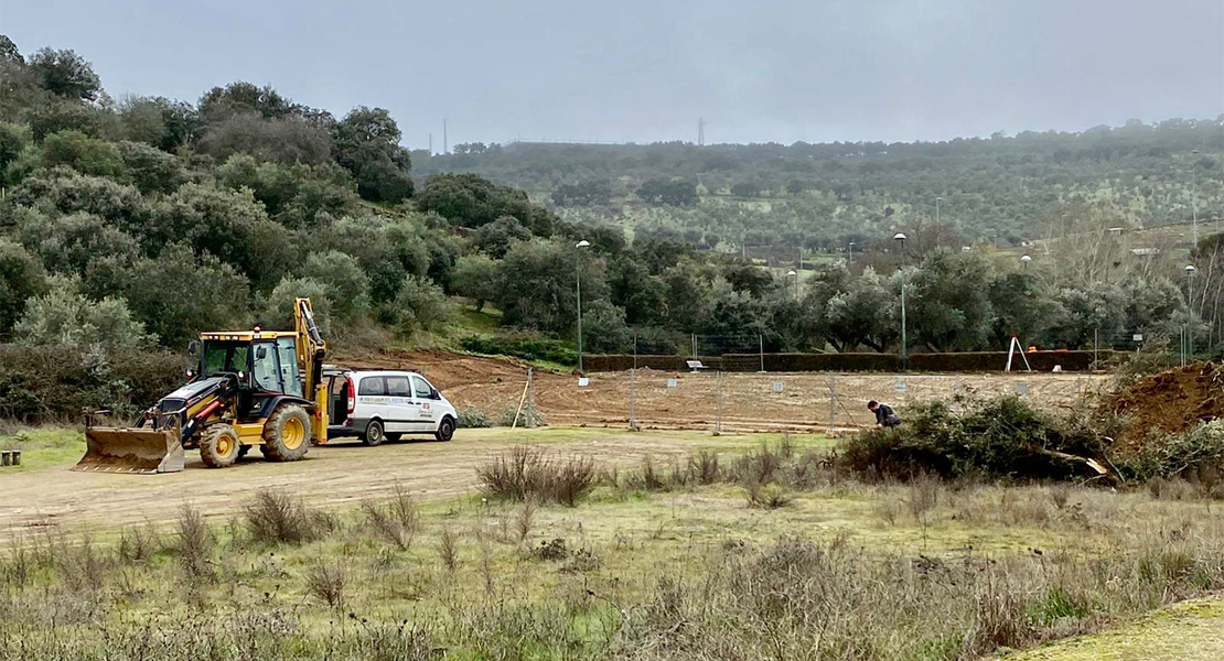 Avanza la construcción de las pistas polideportivas de Montesol en Cáceres
