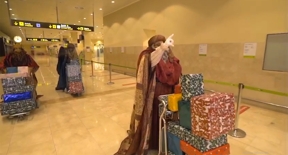 Los Reyes Magos de Oriente llegan en avión a Badajoz