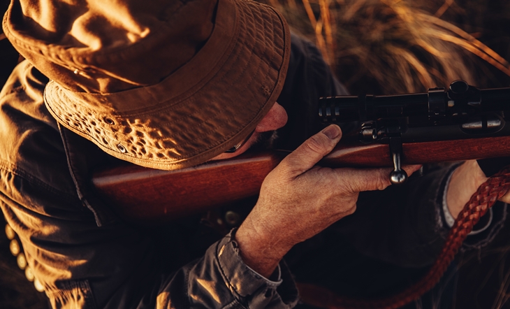 Pierde un dedo del pie tras dispararse en una montería en la provincia de Cáceres