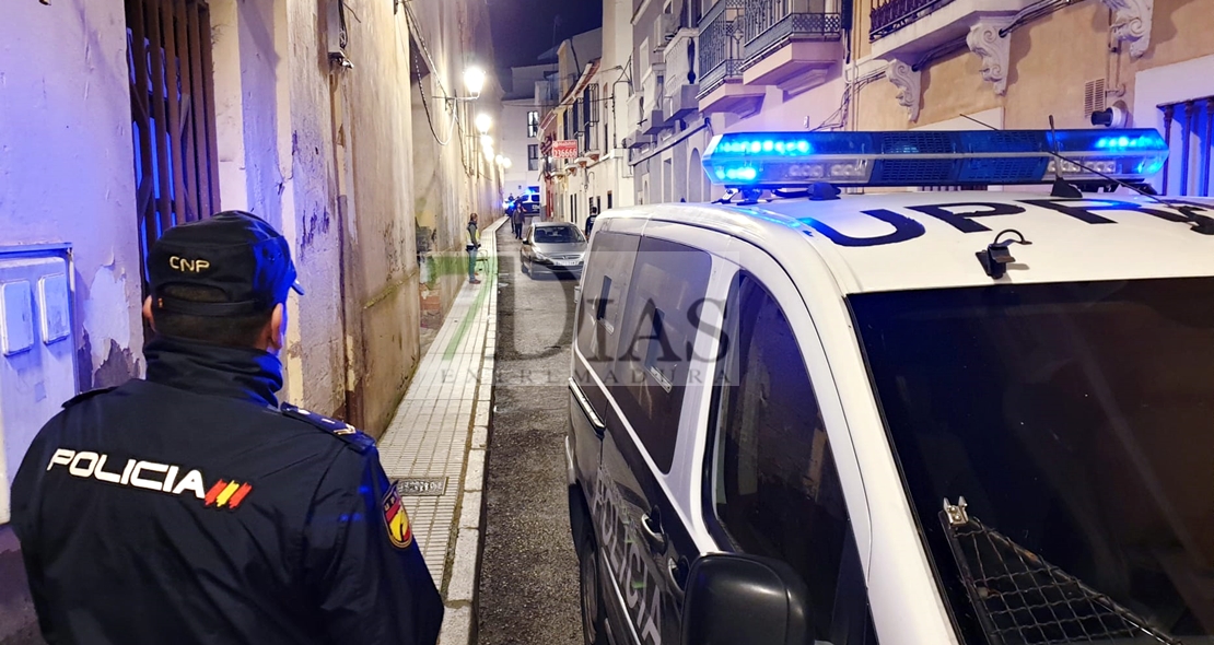 Dos detenidos tras intentar reactivar un punto de venta en el Casco Antiguo de Badajoz