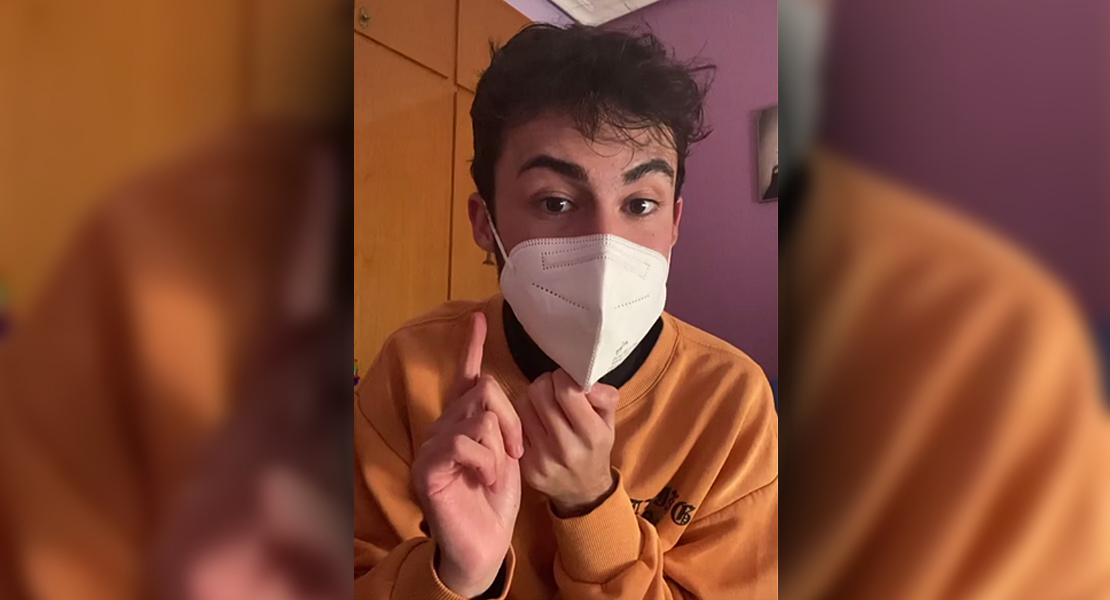 El vídeo viral de un estudiante extremeño que cree haberse contagiado tras un examen en la UEx