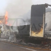 Sale ardiendo un tráiler en la N-523 cerca de Gévora (Badajoz) y provoca cortes