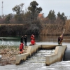 Intentan retirar la barca donde perdieron la vida 3 personas en el Guadiana