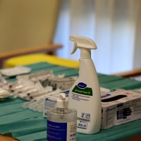 UpE alerta que la “falta de planificación” de la Junta está provocando un retraso en la vacunación