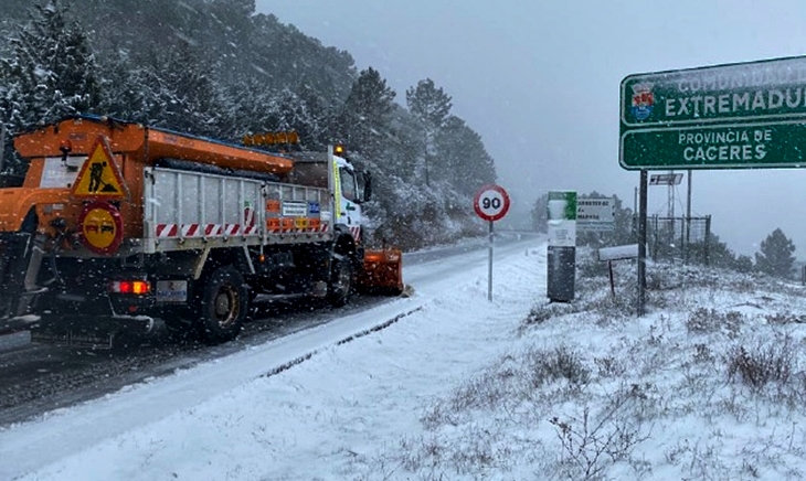 El Plan Operativo retira nieve en 156 kilómetros de carreteras extremeñas