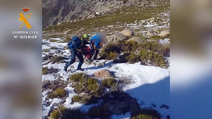 Rescatan a una senderista en una sierra extremeña