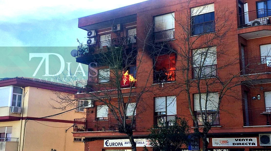 Policía Local y Bomberos rescatan a varias personas en San Vicente de Alcántara