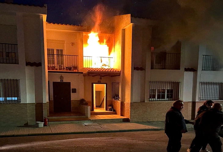 Grave incendio de vivienda en Monesterio (Badajoz)
