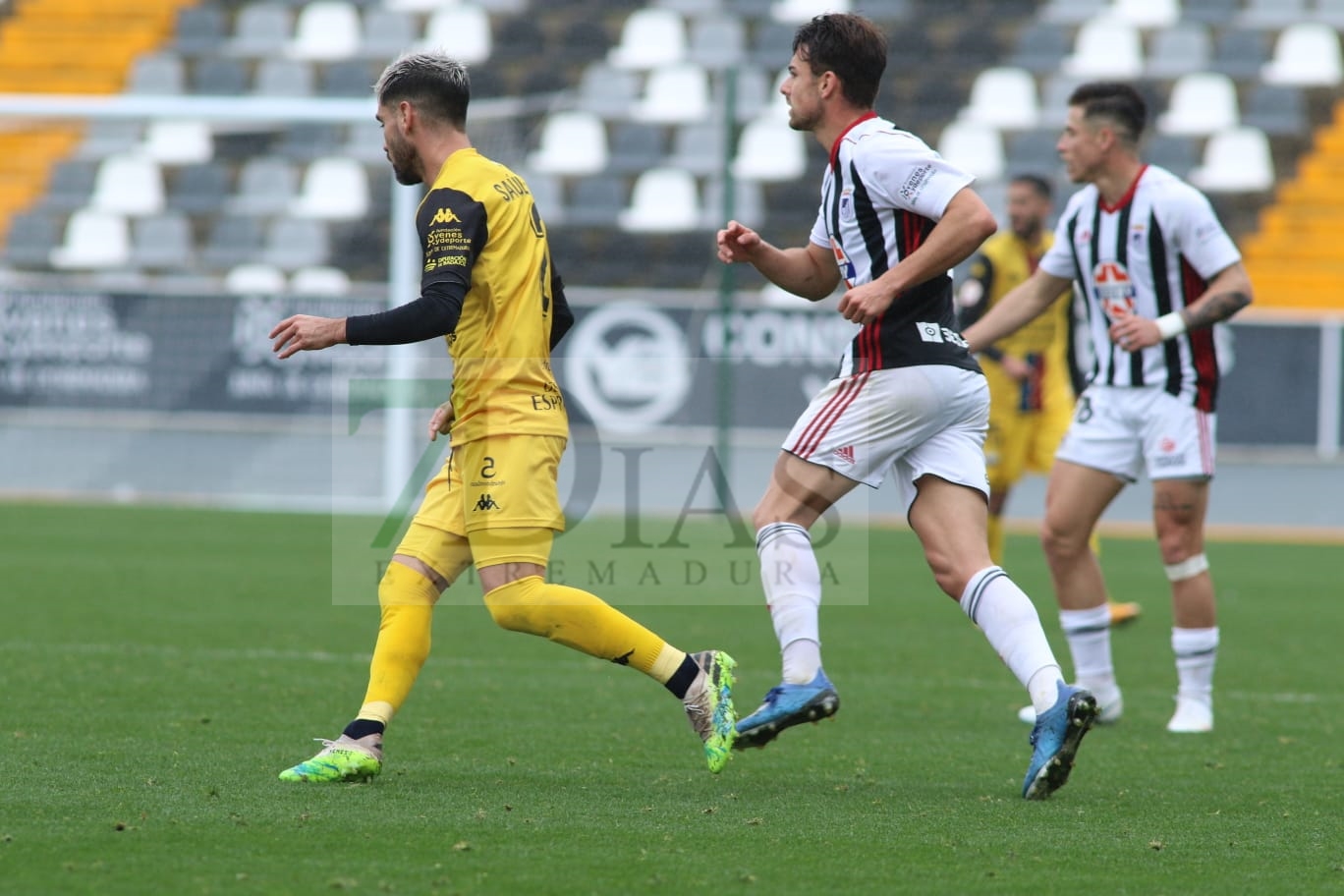 Un CD. Badajoz sobresaliente suma otros tres puntos frente al Extremadura UD