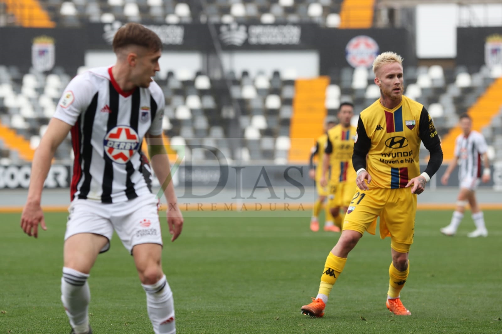 Un CD. Badajoz sobresaliente suma otros tres puntos frente al Extremadura UD