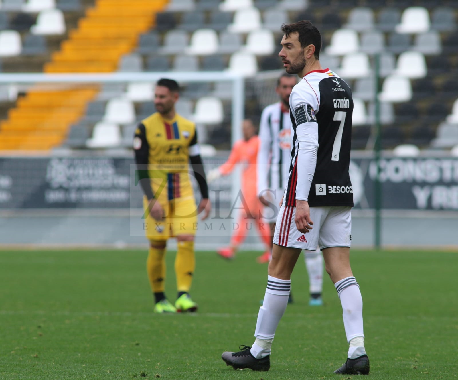 Un CD. Badajoz sobresaliente suma otros tres puntos frente al Extremadura UD