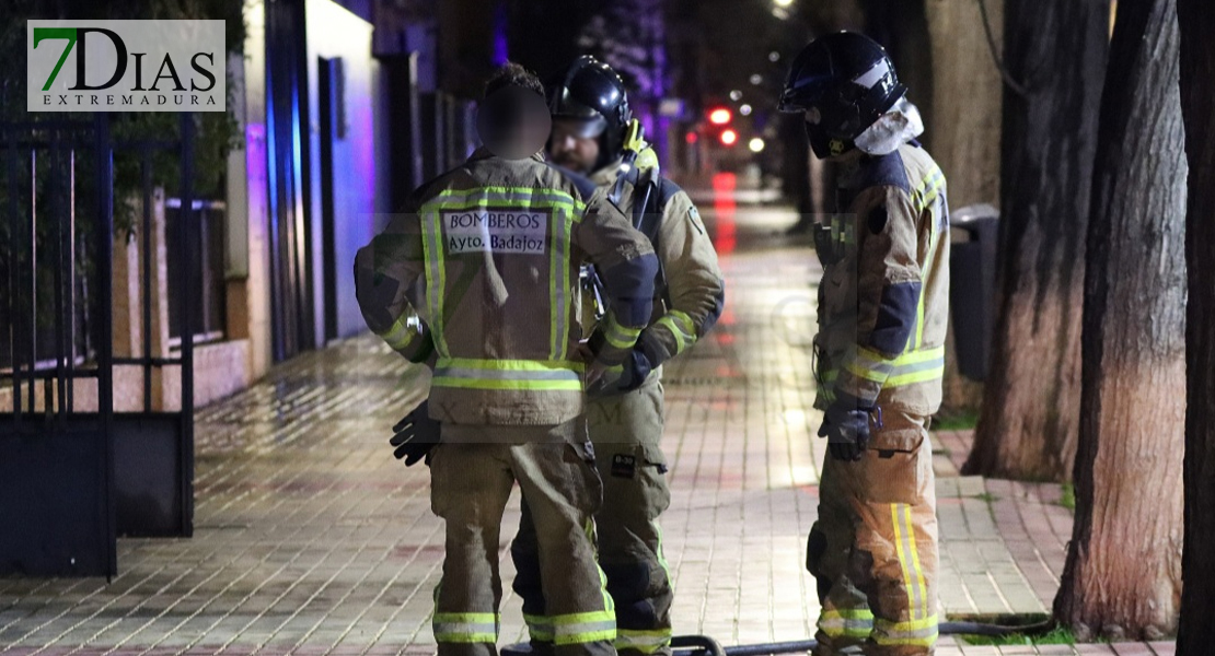 REPOR - Los Bomberos actúan en un nuevo incendio de vivienda en Badajoz