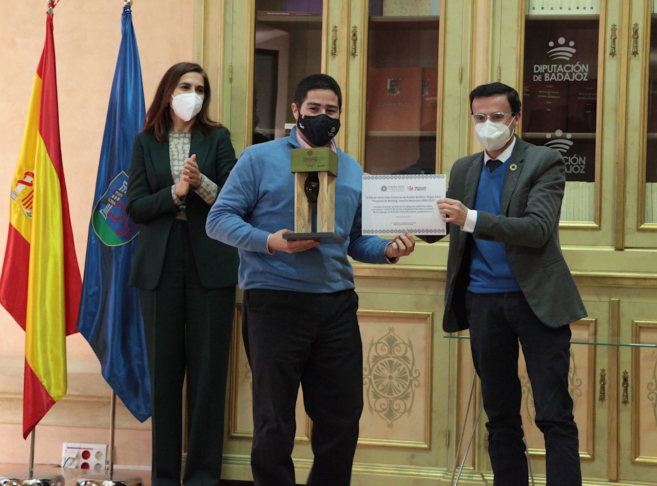 Entrega de los premios de la IV Cata Concurso de Aceites de Oliva Virgen Extra provincia de Badajoz