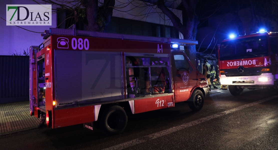 REPOR - Los Bomberos actúan en un nuevo incendio de vivienda en Badajoz