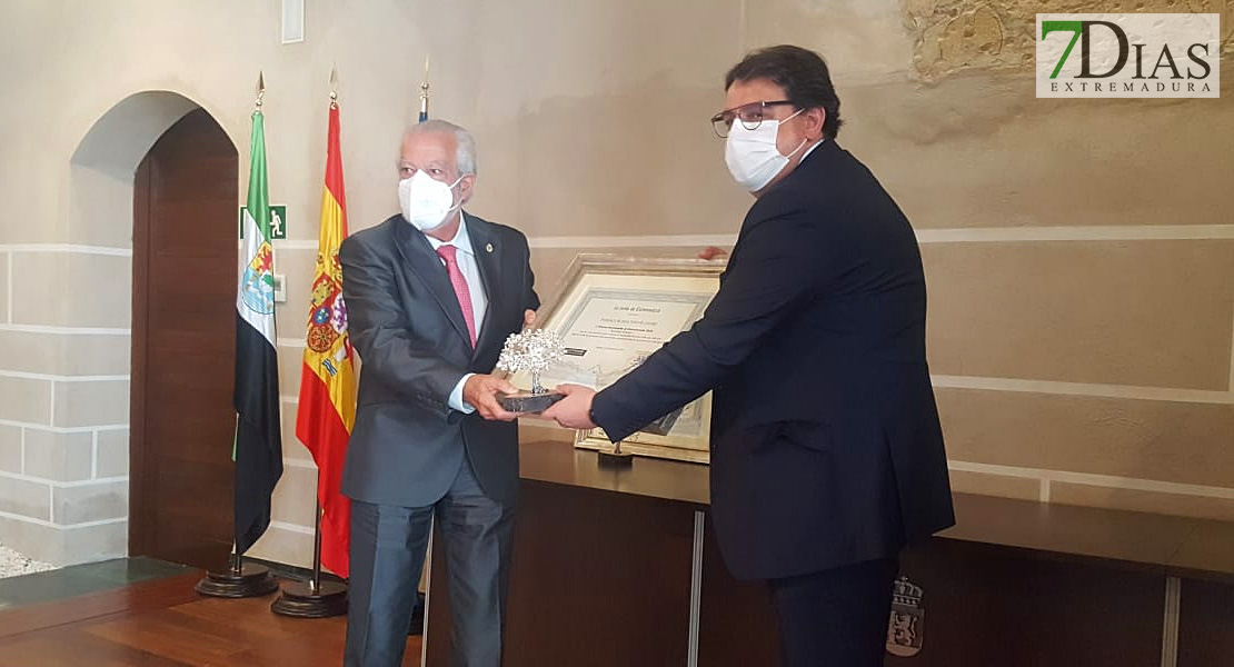 Las Casas Consistoriales, testigo de la Entrega de los Premios Extremeños al Voluntariado Social