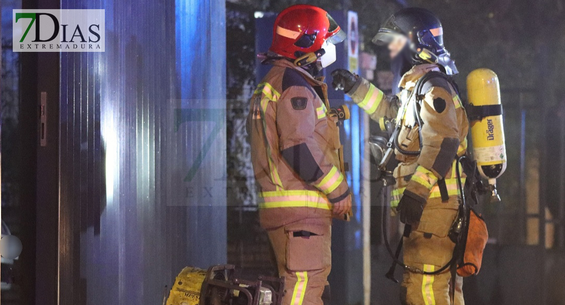 REPOR - Los Bomberos actúan en un nuevo incendio de vivienda en Badajoz