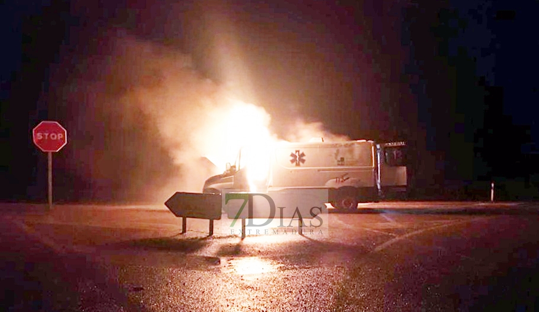 Tras tres días con Ambucoex: Nuevo incendio en una ambulancia