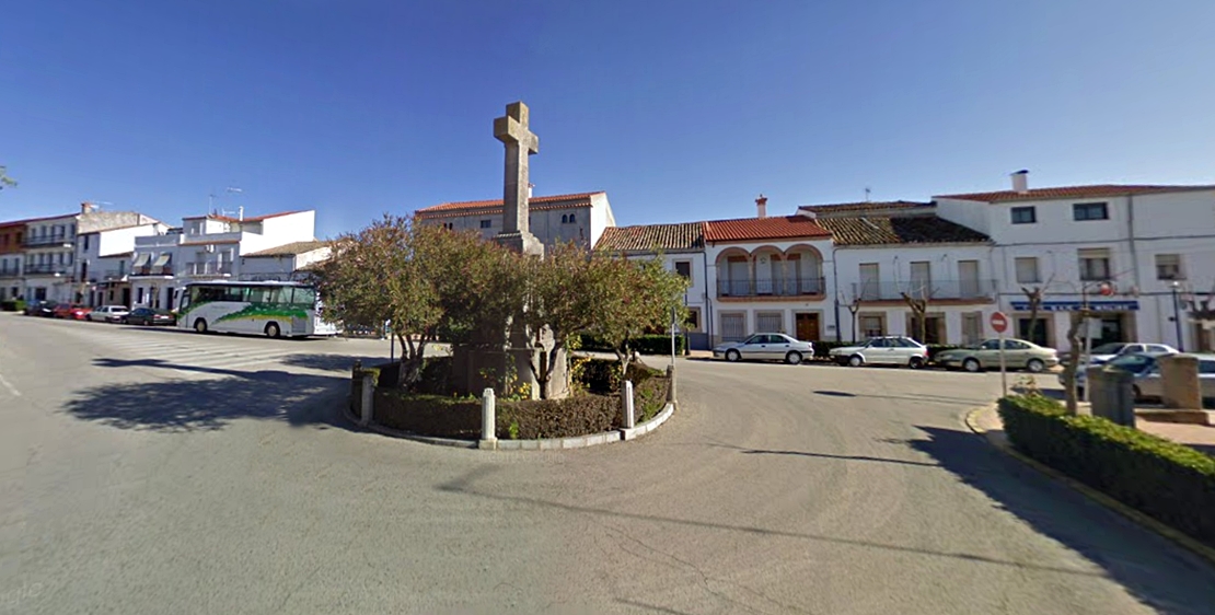 Polémica con la Cruz de los Caídos de Brozas (Cáceres)