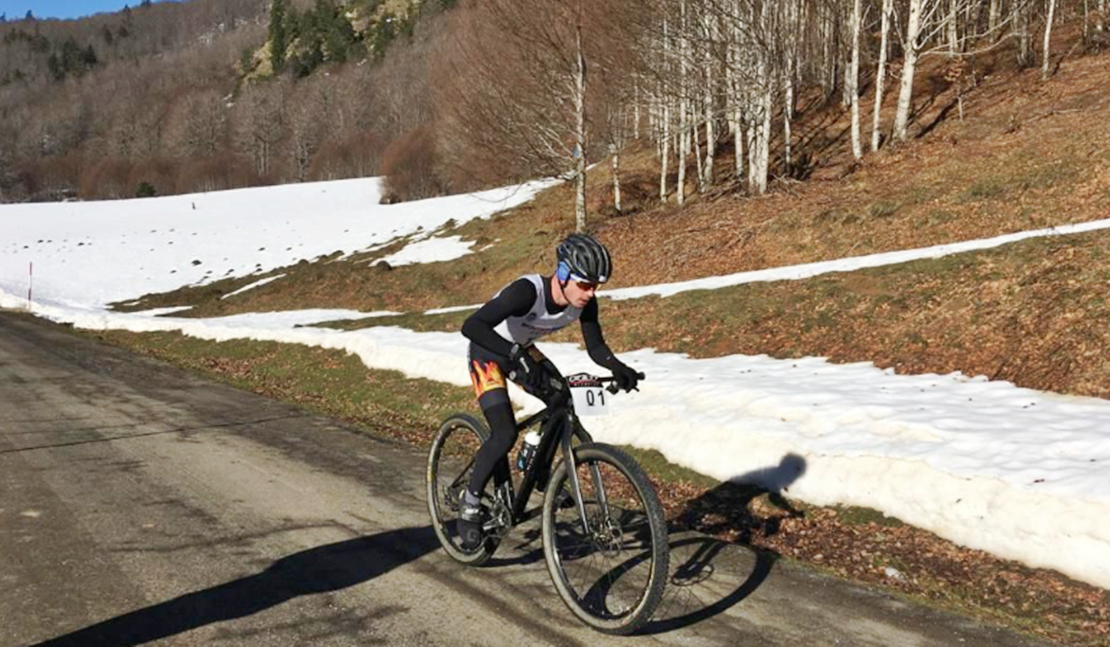 El extremeño David Puertas se proclama campeón de España sub-23 de Triatlón de Invierno