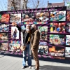 Ambiente en las calles de Badajoz para disfrutar de los homenajes a los carnavaleros