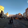 Ambiente en las calles de Badajoz para disfrutar de los homenajes a los carnavaleros