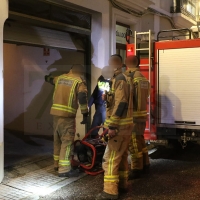 Los Bomberos actúan en un incendio en el garaje de la Comisaría de Policía Local de Badajoz