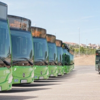 Las paradas de autobuses cacereñas más accesibles
