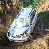 Hospitalizado tras perder el control de su vehículo y caer desde varios metros cerca de Gévora (BA)
