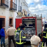 Los bomberos del CPEI actúan en un incendio de vivienda en Fuente del Maestre (Badajoz)