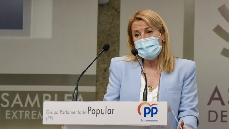El PP pide el cese del consejero de Sanidad por un nuevo caso de vacunación irregular