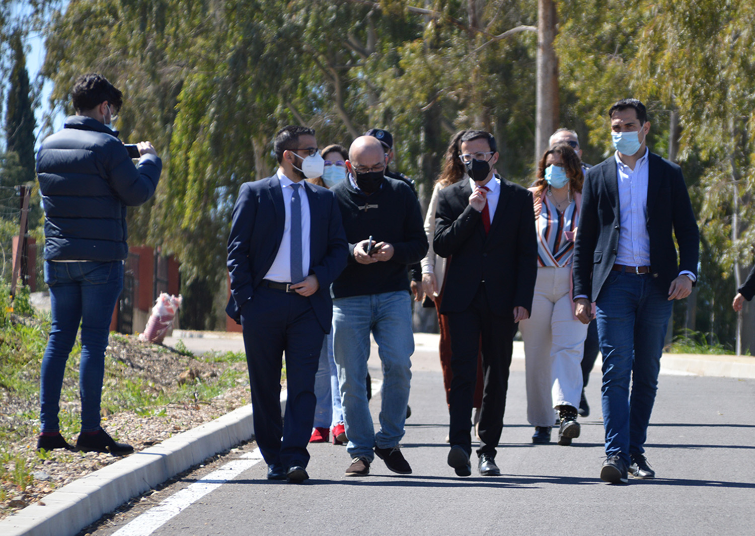 El presidente de la Diputación visita la nueva rotonda que mejora el acceso a Valverde de Leganés